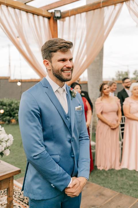 entrada da noiva no Buffet Santa Felicidade'