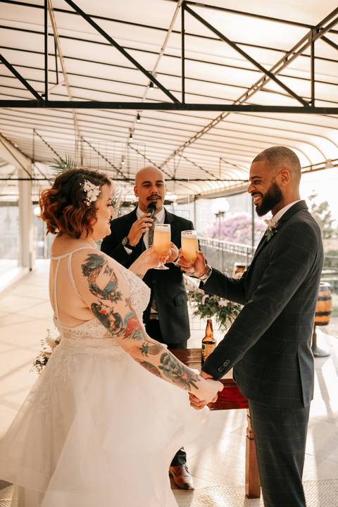 no altar brinde com cerveja'