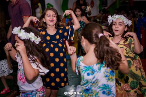 fotografia de festa infantil rio de janeiro, crianças dançando'