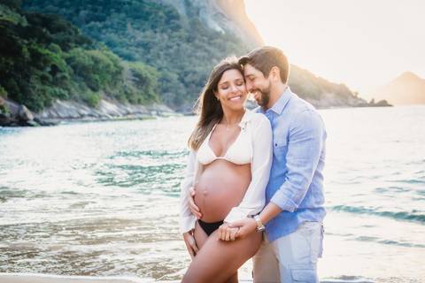Ensaio fotográfico gestante na praia vermelha, rio de janeiro, site pirralhitus'