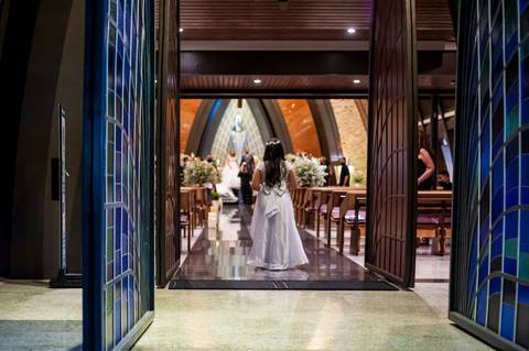 foto casamento em Alphaville, foto casamento igreja nossa senhora de lourdes Alphaville, fotografia de casamento em Alphaville, fotografia de casamento igreja Nossa Senhora de Lourdes Alphaville, casamento com carro antigo, carro antigo no casamento'