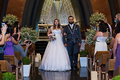 foto casamento em Alphaville, foto casamento igreja nossa senhora de lourdes Alphaville, fotografia de casamento em Alphaville, fotografia de casamento igreja Nossa Senhora de Lourdes Alphaville, casamento com carro antigo, carro antigo no casamento'