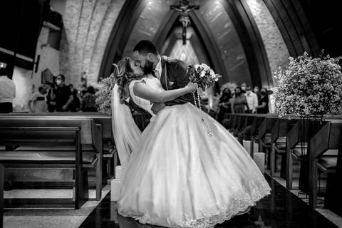 foto casamento em Alphaville, foto casamento igreja nossa senhora de lourdes Alphaville, fotografia de casamento em Alphaville, fotografia de casamento igreja Nossa Senhora de Lourdes Alphaville, casamento com carro antigo, carro antigo no casamento'