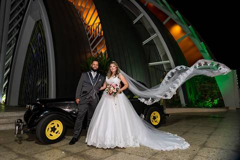 foto casamento em Alphaville, foto casamento igreja nossa senhora de lourdes Alphaville, fotografia de casamento em Alphaville, fotografia de casamento igreja Nossa Senhora de Lourdes Alphaville, casamento com carro antigo, carro antigo no casamento'