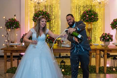 foto casamento em Alphaville, foto casamento igreja nossa senhora de lourdes Alphaville, fotografia de casamento em Alphaville, fotografia de casamento igreja Nossa Senhora de Lourdes Alphaville, casamento com carro antigo, carro antigo no casamento'