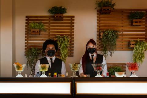foto casamento em Alphaville, foto casamento igreja nossa senhora de lourdes Alphaville, fotografia de casamento em Alphaville, fotografia de casamento igreja Nossa Senhora de Lourdes Alphaville, casamento com carro antigo, carro antigo no casamento'