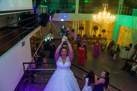 foto casamento em Alphaville, foto casamento igreja nossa senhora de lourdes Alphaville, fotografia de casamento em Alphaville, fotografia de casamento igreja Nossa Senhora de Lourdes Alphaville, casamento com carro antigo, carro antigo no casamento'