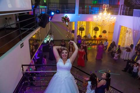 foto casamento em Alphaville, foto casamento igreja nossa senhora de lourdes Alphaville, fotografia de casamento em Alphaville, fotografia de casamento igreja Nossa Senhora de Lourdes Alphaville, casamento com carro antigo, carro antigo no casamento'