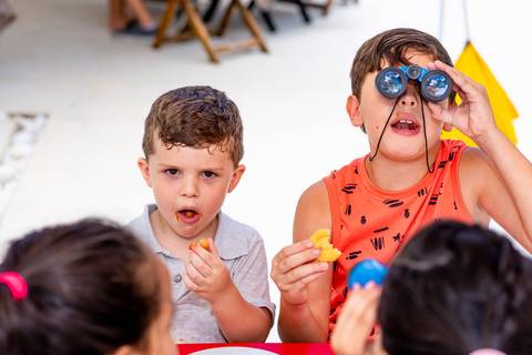 foto aniversario infantil, foto aniversario infantil em Alphaville, Espaço Villa 18 Alphaville, buffet infantil Alphaville, estação vai e vem, foto aniversario infantil espaço Lá Vem o Sol, salão de festa Alphaville, buffet planeta kids Alphaville.'