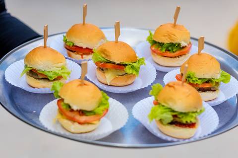 foto aniversario infantil, foto aniversario infantil em Alphaville, Espaço Villa 18 Alphaville, buffet infantil Alphaville, estação vai e vem, foto aniversario infantil espaço Lá Vem o Sol, salão de festa Alphaville, buffet planeta kids Alphaville.'