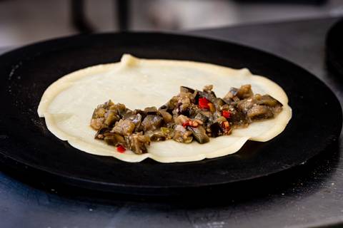 foto aniversário com crepe, foto de festa com crepe, fotografia de aniversario com crepe, foto de crepe, foto aniversario infantil com crepe em Alphaville, foto aniversario infantil em Alphaville, foto em buffet infantil Alphaville.'