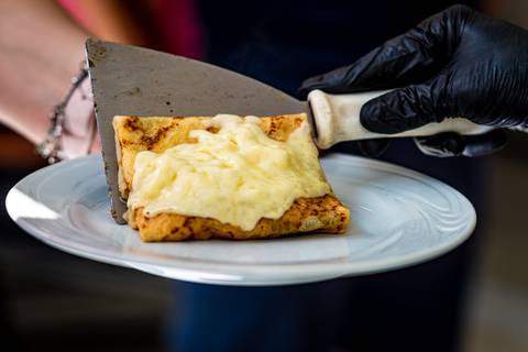 foto aniversário com crepe, foto de festa com crepe, fotografia de aniversario com crepe, foto de crepe, foto aniversario infantil com crepe em Alphaville, foto aniversario infantil em Alphaville, foto em buffet infantil Alphaville.'