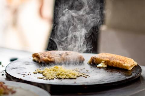 foto aniversário com crepe, foto de festa com crepe, fotografia de aniversario com crepe, foto de crepe, foto aniversario infantil com crepe em Alphaville, foto aniversario infantil em Alphaville, foto em buffet infantil Alphaville.'