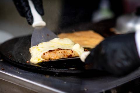 foto aniversário com crepe, foto de festa com crepe, fotografia de aniversario com crepe, foto de crepe, foto aniversario infantil com crepe em Alphaville, foto aniversario infantil em Alphaville, foto em buffet infantil Alphaville.'