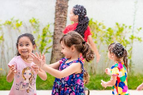 foto aniversário infantil com Túnel do Tempo Recreações, foto aniversario infantil, foto aniversario infantil em Alphaville, buffet infantil Alphaville, foto aniversario infantil espaço Lá Vem o Sol, Túnel do Tempo Recreações.'