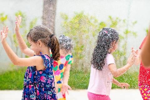 foto aniversário infantil com Túnel do Tempo Recreações, foto aniversario infantil, foto aniversario infantil em Alphaville, buffet infantil Alphaville, foto aniversario infantil espaço Lá Vem o Sol, Túnel do Tempo Recreações.'