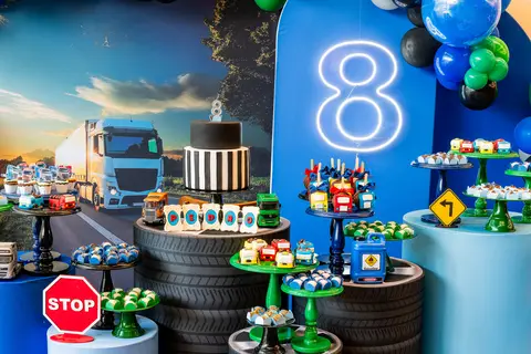 aniversário infantil, buffet estação diversão, alphaville, festa infantil, crianças, caminhões, tema caminhão, decoração caminhão, diversão, alegria, lúdico, brincadeiras direcionadas, variedades, conforto, monitores especializados, menu diversificado'