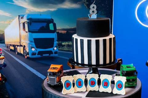 aniversário infantil, buffet estação diversão, alphaville, festa infantil, crianças, caminhões, tema caminhão, decoração caminhão, diversão, alegria, lúdico, brincadeiras direcionadas, variedades, conforto, monitores especializados, menu diversificado'