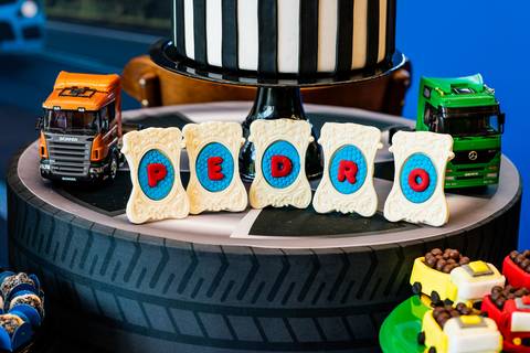 aniversário infantil, buffet estação diversão, alphaville, festa infantil, crianças, caminhões, tema caminhão, decoração caminhão, diversão, alegria, lúdico, brincadeiras direcionadas, variedades, conforto, monitores especializados, menu diversificado'