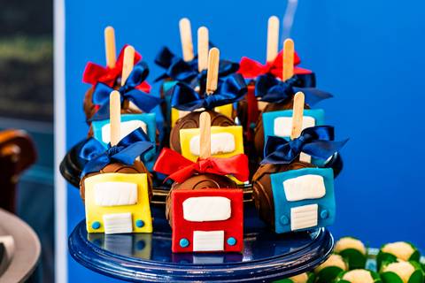 aniversário infantil, buffet estação diversão, alphaville, festa infantil, crianças, caminhões, tema caminhão, decoração caminhão, diversão, alegria, lúdico, brincadeiras direcionadas, variedades, conforto, monitores especializados, menu diversificado'