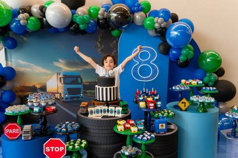 aniversário infantil, buffet estação diversão, alphaville, festa infantil, crianças, caminhões, tema caminhão, decoração caminhão, diversão, alegria, lúdico, brincadeiras direcionadas, variedades, conforto, monitores especializados, menu diversificado'