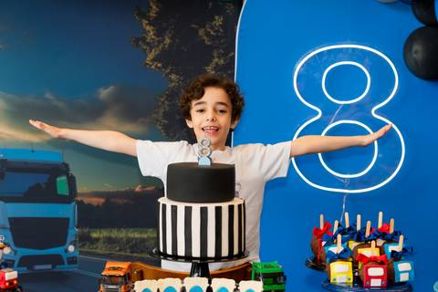 aniversário infantil, buffet estação diversão, alphaville, festa infantil, crianças, caminhões, tema caminhão, decoração caminhão, diversão, alegria, lúdico, brincadeiras direcionadas, variedades, conforto, monitores especializados, menu diversificado'