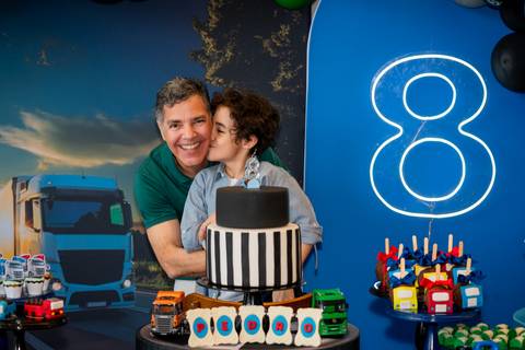 aniversário infantil, buffet estação diversão, alphaville, festa infantil, crianças, caminhões, tema caminhão, decoração caminhão, diversão, alegria, lúdico, brincadeiras direcionadas, variedades, conforto, monitores especializados, menu diversificado'