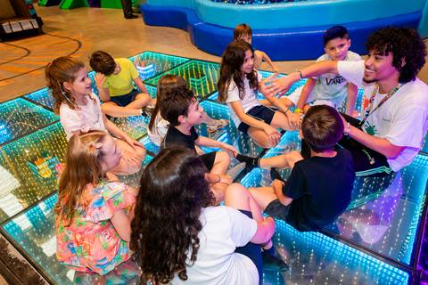 aniversário infantil, buffet estação diversão, alphaville, festa infantil, crianças, caminhões, tema caminhão, decoração caminhão, diversão, alegria, lúdico, brincadeiras direcionadas, variedades, conforto, monitores especializados, menu diversificado'