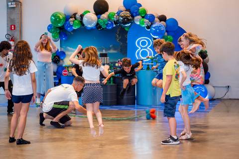 aniversário infantil, buffet estação diversão, alphaville, festa infantil, crianças, caminhões, tema caminhão, decoração caminhão, diversão, alegria, lúdico, brincadeiras direcionadas, variedades, conforto, monitores especializados, menu diversificado'