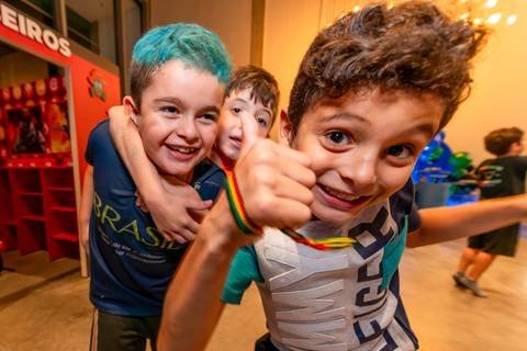 aniversário infantil, buffet estação diversão, alphaville, festa infantil, crianças, caminhões, tema caminhão, decoração caminhão, diversão, alegria, lúdico, brincadeiras direcionadas, variedades, conforto, monitores especializados, menu diversificado'