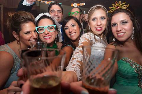 fotografia de casamento no armazém 465 Alphaville, fotografia de casamento em alphaville. noiva com amigas na festa'