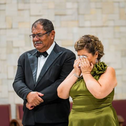 pais chorando no casamento, Casamento Mirela e Felipe, A3 Photo, fotógrafo de casamento, Alphaville, Igreja Nossa Senhora de Lourdes, Espaço Savana, fotos de casamento, fotografia profissional, amor em imagens, casamento inesquecível'
