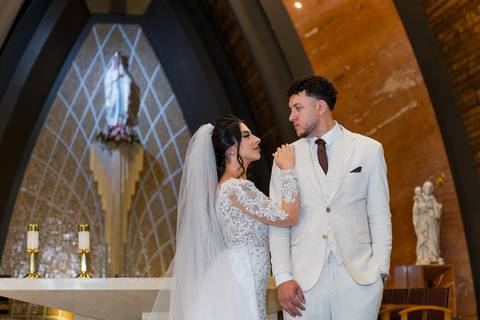 ensaio dos noivos na igreja, Casamento Mirela e Felipe, A3 Photo, fotógrafo de casamento, Alphaville, Igreja Nossa Senhora de Lourdes, Espaço Savana, fotos de casamento, fotografia profissional, amor em imagens, casamento inesquecível'