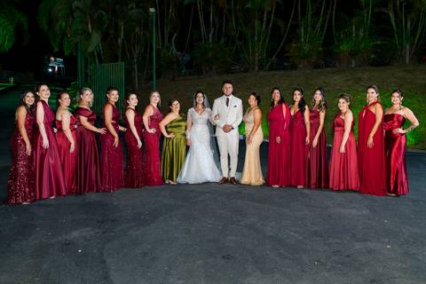 noivos com as madrinhas, Casamento Mirela e Felipe, A3 Photo, fotógrafo de casamento, Alphaville, Igreja Nossa Senhora de Lourdes, Espaço Savana, fotos de casamento, fotografia profissional, amor em imagens, casamento inesquecível'