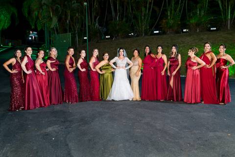 noiva com as madrinhas, Casamento Mirela e Felipe, A3 Photo, fotógrafo de casamento, Alphaville, Igreja Nossa Senhora de Lourdes, Espaço Savana, fotos de casamento, fotografia profissional, amor em imagens, casamento inesquecível'