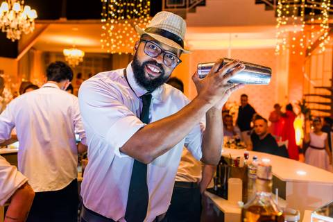 Barman em casamento, Bartender em casamento, Casamento Mirela e Felipe, A3 Photo, fotógrafo de casamento, Alphaville, Igreja Nossa Senhora de Lourdes, Espaço Savana, fotos de casamento, fotografia profissional, amor em imagens, casamento inesquecível'