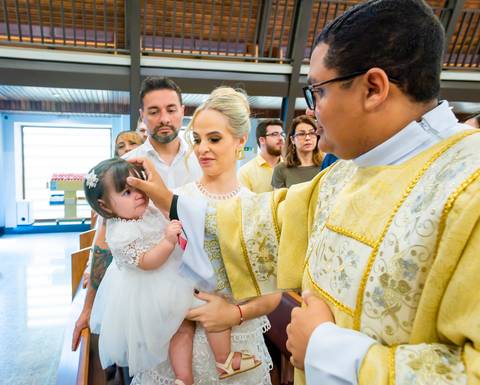 fotografia de batizado, fotógrafo de batizado Alphaville, batizado Igreja Nossa Senhora de Lourdes, fotos de batizado profissional, batizado em Alphaville, fotógrafo infantil SP, ensaio de batizado, cerimônia de batizado, fotografia religiosa'