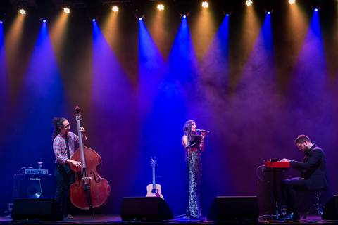 Fotografia de evento corporativo do aniversário do Alphaville Tênis Clube ATC 42 anos rachell luz.'