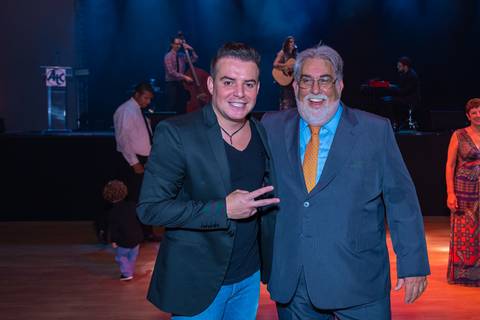 Fotografia de evento corporativo do aniversário do Alphaville Tênis Clube ATC 42 anos, foto belutti da dupla sertaneja Marcos & Belutti.'