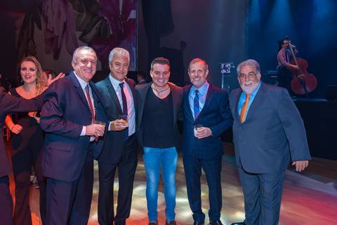 Fotografia de evento corporativo do aniversário do Alphaville Tênis Clube ATC 42 anos, foto belutti da dupla sertaneja Marcos & Belutti.'