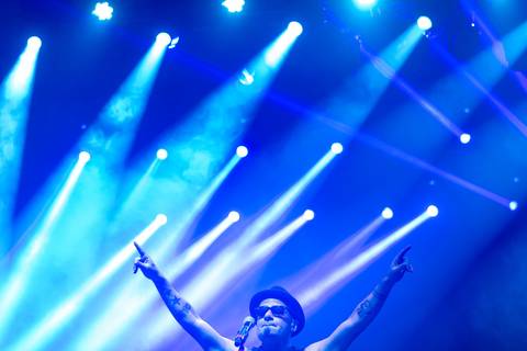 Fotografia de evento corporativo do aniversário do Alphaville Tênis Clube ATC 42 anos banda Titãs Branco Mello, Sérgio Britto e Tony Belloto'