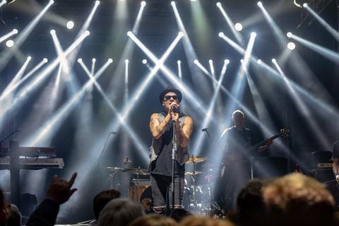 Fotografia de evento corporativo do aniversário do Alphaville Tênis Clube ATC 42 anos banda Titãs Branco Mello, Sérgio Britto e Tony Belloto'