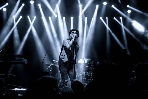 Fotografia de evento corporativo do aniversário do Alphaville Tênis Clube ATC 42 anos banda Titãs Branco Mello, Sérgio Britto e Tony Belloto'