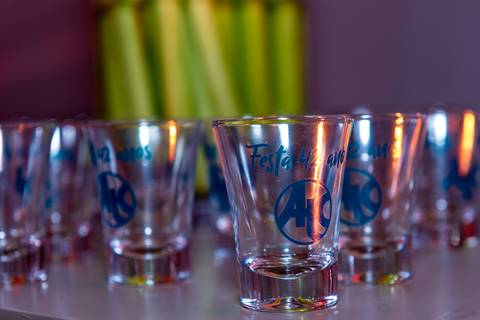 Fotografia de evento corporativo do aniversário do Alphaville Tênis Clube ATC 42 anos banda Titãs Branco Mello, Sérgio Britto e Tony Belloto'