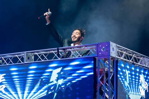 Fotografia de evento corporativo do aniversário do Alphaville Tênis Clube ATC 42 anos DJ Felipe Mar.'