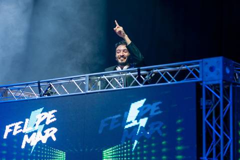 Fotografia de evento corporativo do aniversário do Alphaville Tênis Clube ATC 42 anos DJ Felipe Mar.'