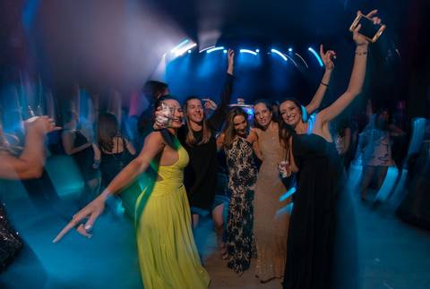 Fotografia de evento corporativo do aniversário do Alphaville Tênis Clube ATC 42 anos DJ Felipe Mar.'