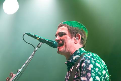 Fotografia de evento corporativo em Alphaville. Fotografia de evento corporativo do aniversário do alphaville tenis clube Foto de evento corporativo samuel rosa do skank cantando Alphaville Tênis Clube 43 anos'