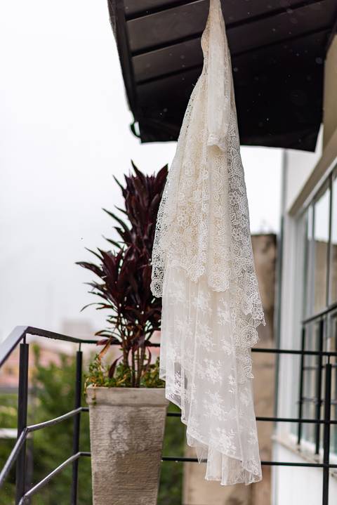 Fotografia de casamento no campo em Itu. foto casamento no campo vestido da noiva fora'