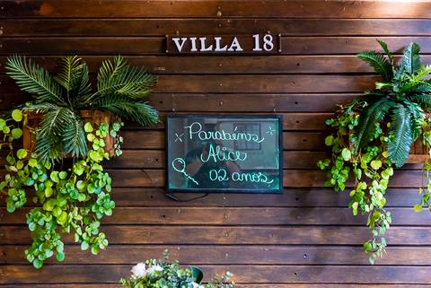 foto aniversario infantil no buffet Espaço Villa 18 em Alphaville. Decoração Aladim. buffet infantil alphaville.'